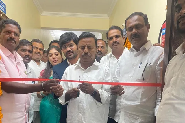కామారెడ్డిలో మీనాక్షి ఆసుపత్రి ఐసీయూ రూమ్ ప్రారంభం కామారెడ్డిలో మీనాక్షి ఆసుపత్రి ఐసీయూ రూమ్ ప్రారంభం