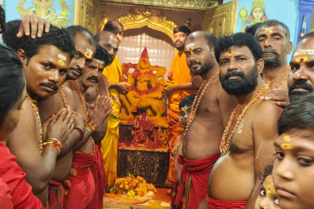 చుక్కపేటలో విజయ దుర్గ అమ్మవారికి ప్రత్యేక పూజలు చుక్కపేటలో విజయ దుర్గ అమ్మవారికి ప్రత్యేక పూజలు