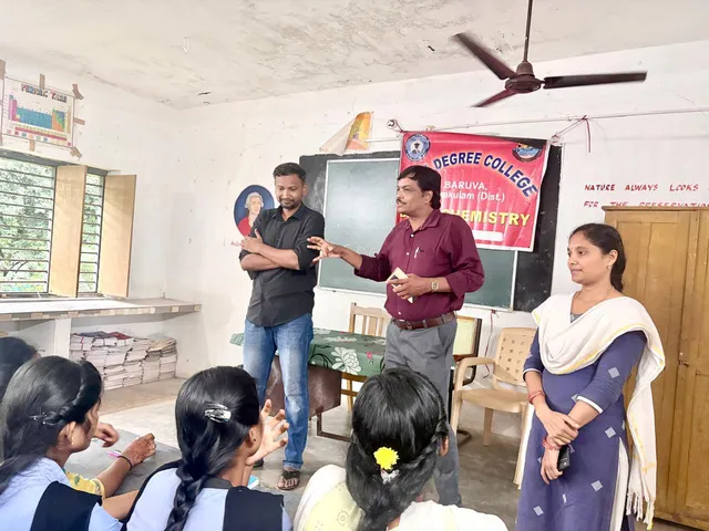 డిగ్రీ కళాశాలలో ఐఐటీ జామ్ పై విద్యార్థులకు అవగాహన డిగ్రీ కళాశాలలో ఐఐటీ జామ్ పై విద్యార్థులకు అవగాహన