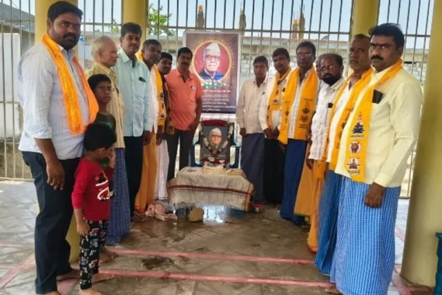 కొరటికల్ లో ఘనంగా కొండా లక్ష్మణ్ బాపూజీ జయంతి వేడుకలు కొరటికల్ లో ఘనంగా కొండా లక్ష్మణ్ బాపూజీ జయంతి వేడుకలు