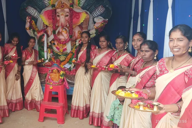 కండ్లపల్లిలో రూ. 45 వేలు పలికిన లడ్డు