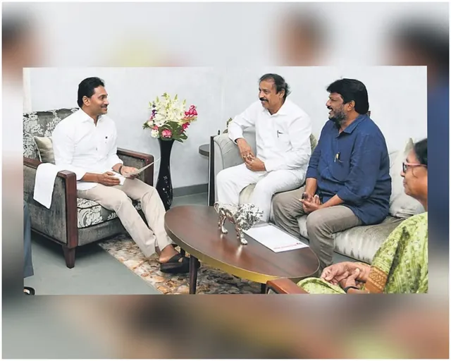 జగన్‌తో సీపీఐ నేతలు భేటీ.. ఏపీలో ఆసక్తికర చర్చ!