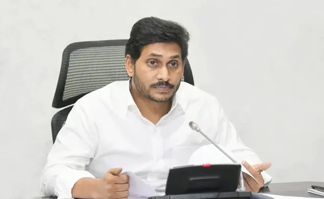 పిడుగుపాటుకు నలుగురు మృతి.. జగన్ దిగ్భ్రాంతి