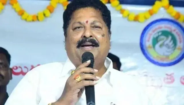 మాజీ మంత్రి కారుమూరిని కస్టడీకి తీసుకున్న ఈడీ