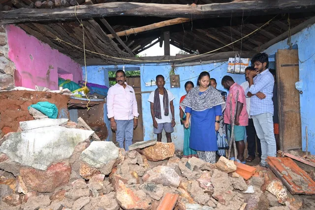 వరద ప్రభావిత ప్రాంతాల్లో ఎమ్మెల్యే పర్యటన