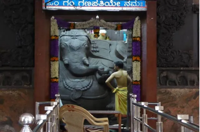 రోజు రోజుకీ పెరిగే దొడ్డ గణపతి.. ఎక్కడుందో తెలుసా?