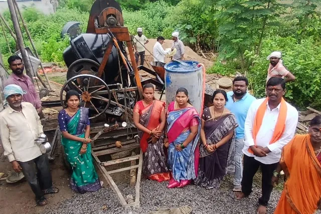 మహిళా సమాఖ్య భవనానికి స్లాబ్ పనులు ప్రారంభం