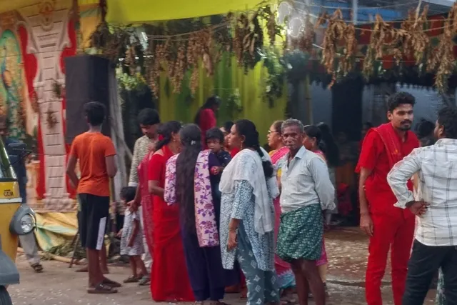 భక్తి శ్రద్ధలతో అమ్మవారికి పూజలు