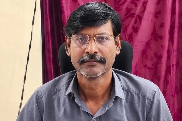 పట్ట భద్రులు ఓటరుగా నమోదు కావాలి పట్ట భద్రులు ఓటరుగా నమోదు కావాలి