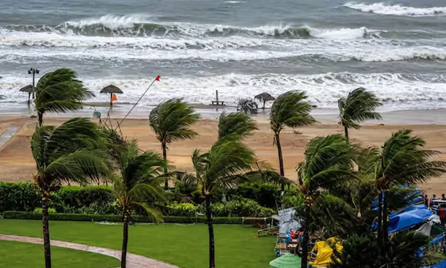 తుఫాన్ ముప్పు.. స్థానిక ఎన్నికల నిర్వహణపై సందిగ్ధత? తుఫాన్ ముప్పు.. స్థానిక ఎన్నికల నిర్వహణపై సందిగ్ధత?