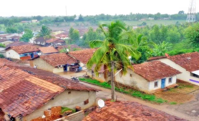 గ్రామ కంఠం స్థలాల్లో 12 ఏళ్లుగా నివాసం ఉంటే ఆస్తి హక్కులు