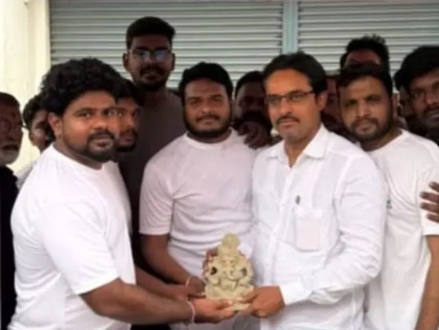 గిద్దలూరులో మట్టి వినాయక విగ్రహలు పంపిణి