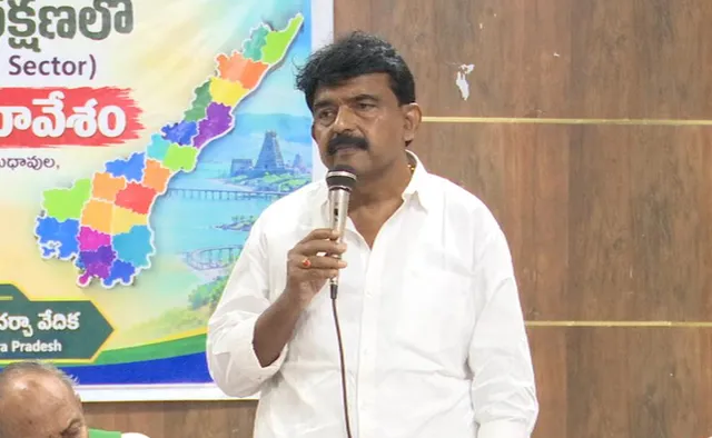 ఏపీలో అంతా క్యాష్.. లోకేష్ కనుసన్నల్లో చంద్రబాబు: పేర్ని నాని ఏపీలో అంతా క్యాష్.. లోకేష్ కనుసన్నల్లో చంద్రబాబు: పేర్ని నాని
