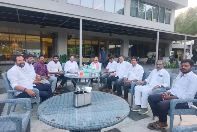పట్టభద్రుల ఎమ్మెల్సీ ఎన్నికలపై సమీక్ష