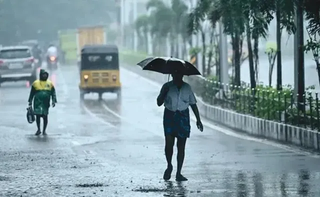 తెలుగు రాష్ట్రాల్లో రానున్న 5 రోజులు భారీ వర్షాలు తెలుగు రాష్ట్రాల్లో రానున్న 5 రోజులు భారీ వర్షాలు