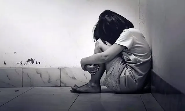 మైనర్‌ బాలికపై టీడీపీ కార్యకర్త లైంగిక దాడి