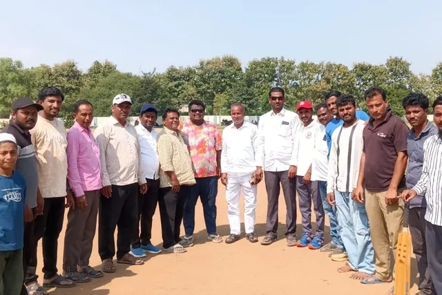 ముధోల్లో ఫ్రెండ్షిప్ క్రికెట్ టోర్నమెంట్ ముధోల్లో ఫ్రెండ్షిప్ క్రికెట్ టోర్నమెంట్