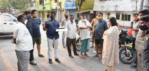 శానిటేషన్ డ్రైవ్ ను తనిఖీ చేసిన మేయర్