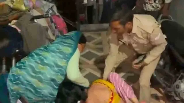 కర్వా చౌత్ రోజున ప్రియుడితో భార్య.. రెడ్‌హ్యాండెడ్‌గా పట్టుకున్న భర్త
