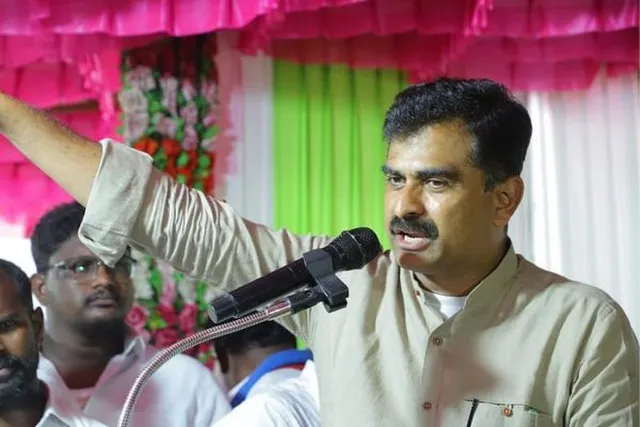 இன்னொரு நடிகர் மூலம் விஜய்யை வீழ்த்த முடியாது: துரை வைகோ