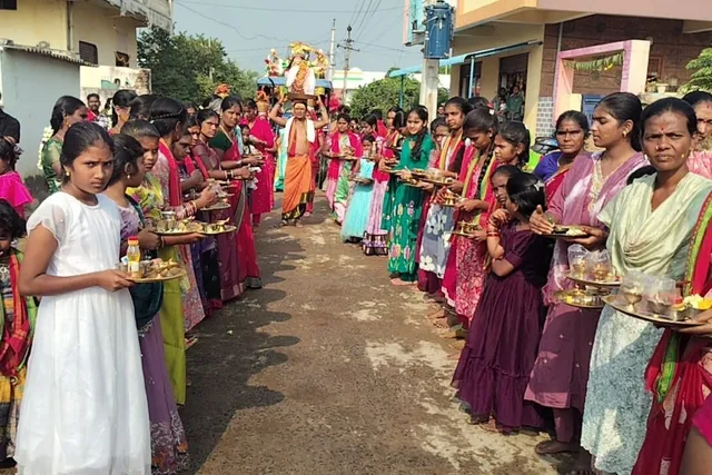 గోవిందు పల్లి గ్రామంలో ఘనంగా దేవి నిమజ్జనం