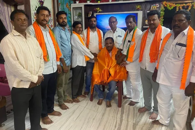 జిల్లా ఉత్తమ ఉపాధ్యాయుడు కి బిజెపి ఘన సన్మానం
