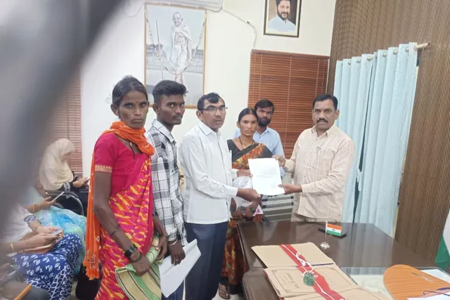 ప్రమాద మృతి బాధితులకు ఇచ్చిన హామీలు అమలు చేయాలి