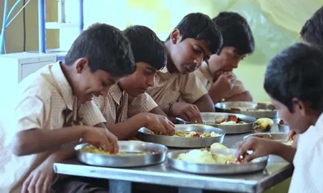 ఏపీలో బీసీ హాస్టళ్లు, గురుకులాల డైట్‌ ఛార్జీలు పెంచుతూ ఉత్తర్వులు