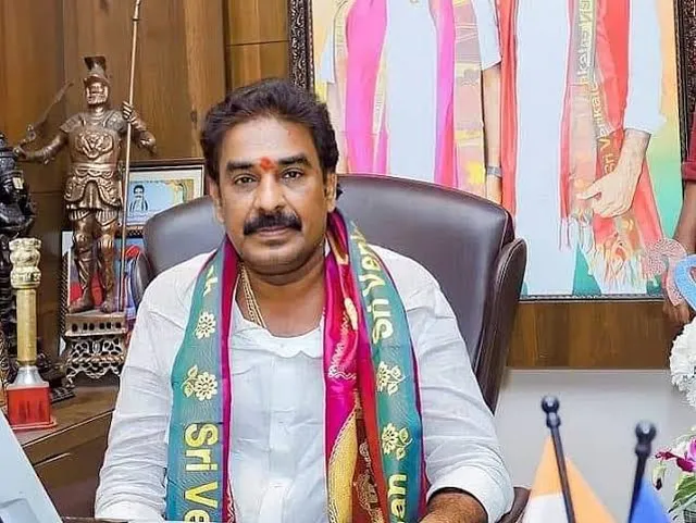 Police at former YSRCP MLA Pinnelli's house