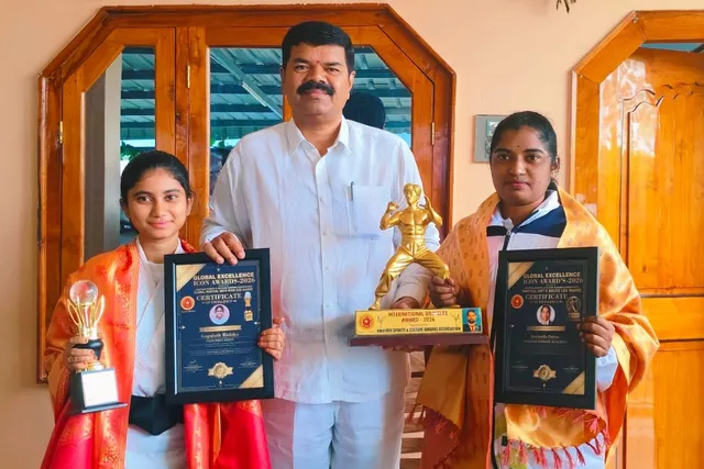 మణుగూరు కరాటే మాస్టర్లను సత్కరించిన ఎమ్మెల్యే