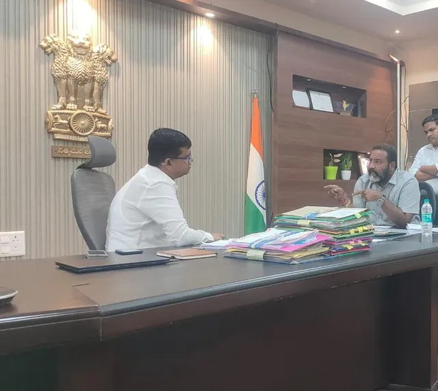 కలెక్టర్ తో ఇచ్చాపురం ఎమ్మెల్యే భేటీ
