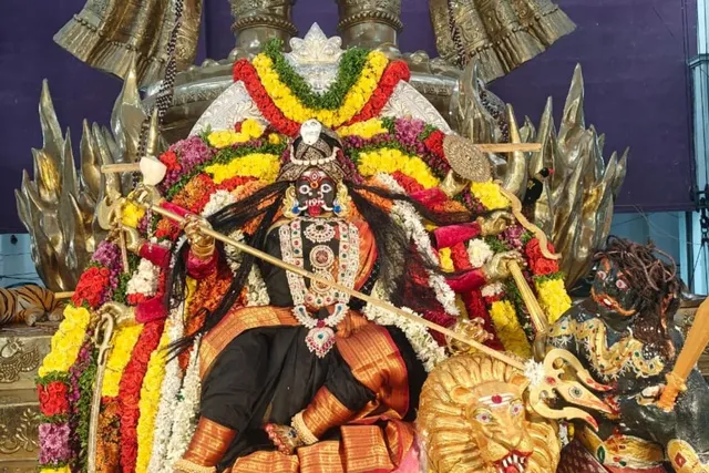 పెనుగొండ వాసవి క్షేత్రంలో ఘనంగా మహర్నవమి వేడుకలు పెనుగొండ వాసవి క్షేత్రంలో ఘనంగా మహర్నవమి వేడుకలు