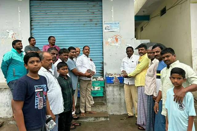 అయిలాపూర్ లో మట్టి గణపతుల పంపిణీ: పర్యావరణ పరిరక్షణకు పిలుపు