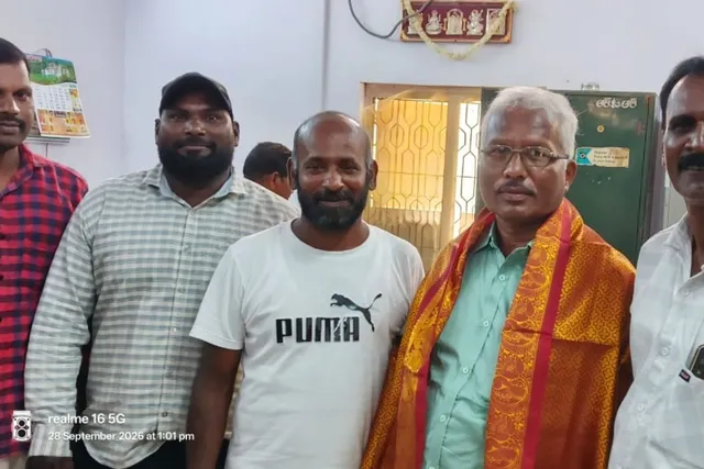 గుడిపాల తహసీల్దార్ కార్యాలయంలో ఎంఆర్ఐగా రవిచంద్రన్ బాధ్యతలు స్వీకరణ గుడిపాల తహసీల్దార్ కార్యాలయంలో ఎంఆర్ఐగా రవిచంద్రన్ బాధ్యతలు స్వీకరణ