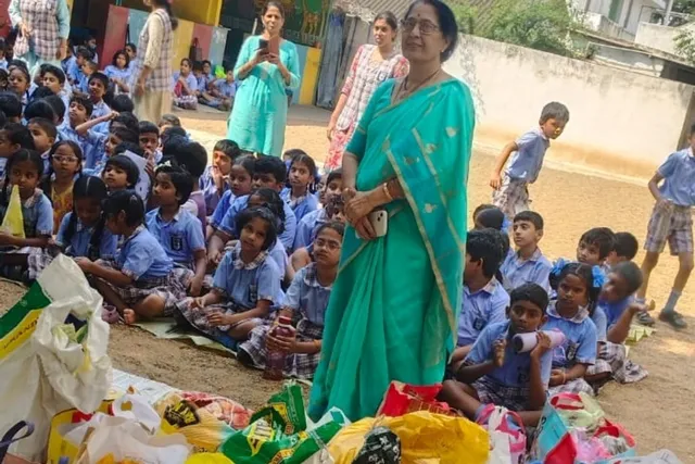 తలసేమియా బాధితులకు వేరియంట్ స్కూల్ విద్యార్థుల చేయూత తలసేమియా బాధితులకు వేరియంట్ స్కూల్ విద్యార్థుల చేయూత