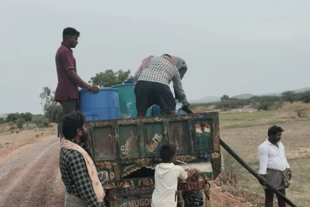 పండగ చేసుకుందాం అనుకుంటే పండగ పూట కూడా నీరు కరువే
