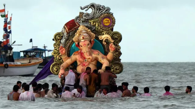 వినాయకుడి నిమజ్జనం.. నీటిలోనే ఎందుకు చేస్తారంటే?