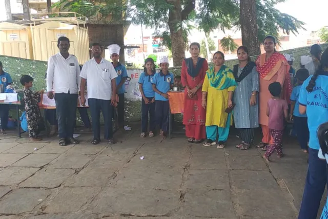 రాయకోడ్ పాఠశాలలో పేరెంట్ - టీచర్ మీట్
