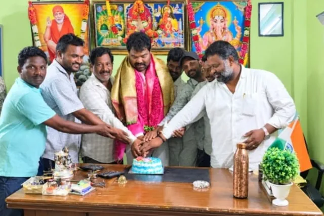 వట్టిప్రోలుకు శుభాకాంక్షలు తెలిపిన ట్రేడ్ యూనియన్ నాయకులు