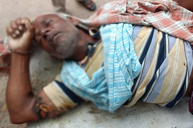 కరెంట్ షాక్తో వ్యక్తి మృతి కరెంట్ షాక్తో వ్యక్తి మృతి