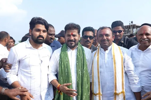 సిఎం రేవంత్ రెడ్డిని కలిసిన ప్రజా నాయకులు పాండు నాయక్