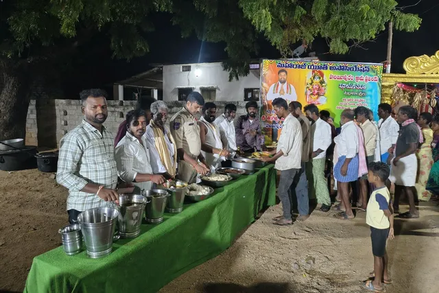 హరిజనాపురంలో వినాయక పూజలు, అన్నదానం ఘనంగా