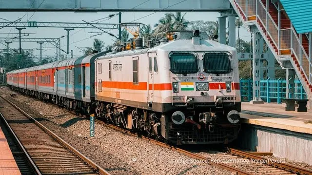 రైల్వేలో 5,165 నాన్‌-టెక్నికల్‌ పోస్టులు