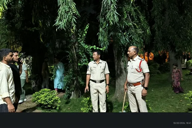 బొబ్బిలిలో రాణి మల్లమ్మదేవి పార్క్ వద్ద పోలీసుల పహారా