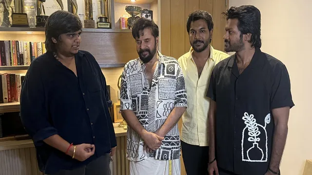 ‘டோரதி’ படக்குழுவை நேரில் அழைத்து பாராட்டிய நடிகர் மம்மூட்டி! ‘டோரதி’ படக்குழுவை நேரில் அழைத்து பாராட்டிய நடிகர் மம்மூட்டி!