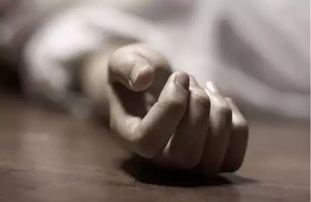 పురుగుల మందు తాగి ఇంటర్ విద్యార్థిని మృతి