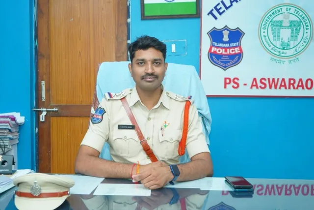 కోడిపందాల స్థావరంపై పోలీసుల దాడి.. నలుగురు అరెస్ట్