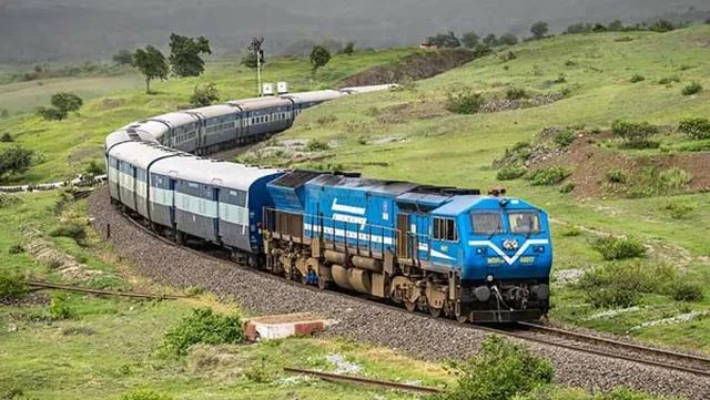 How does a train run? This is the secret of the engine and wheels!