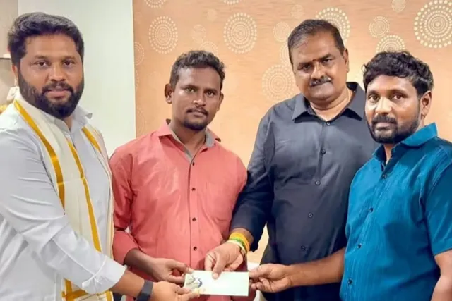 వైద్యం కోసం తక్షణ సహాయము అందచేసిన ఎమ్మెల్యే