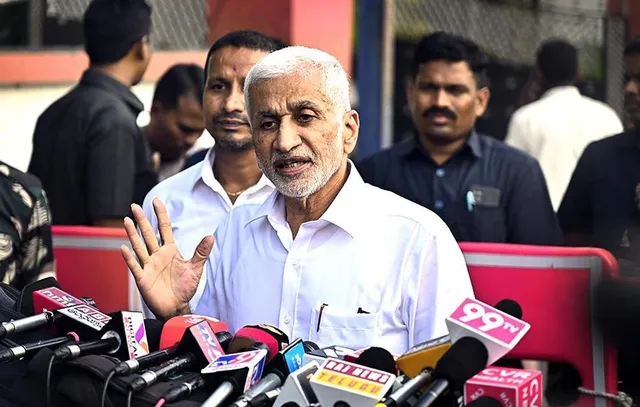 పథకాలతో మేలు జరిగితే.. ఇన్ఫ్లుయెన్సర్లు ఎందుకు: VSR